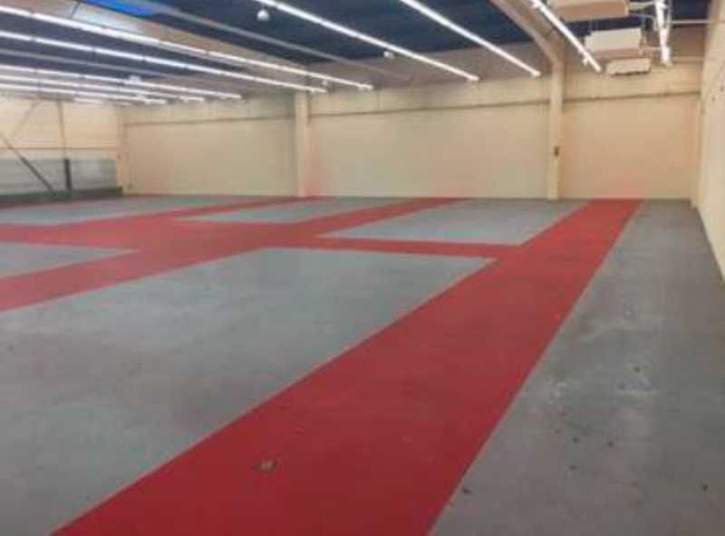 Situé à Coignières, ce local commercial à louer d