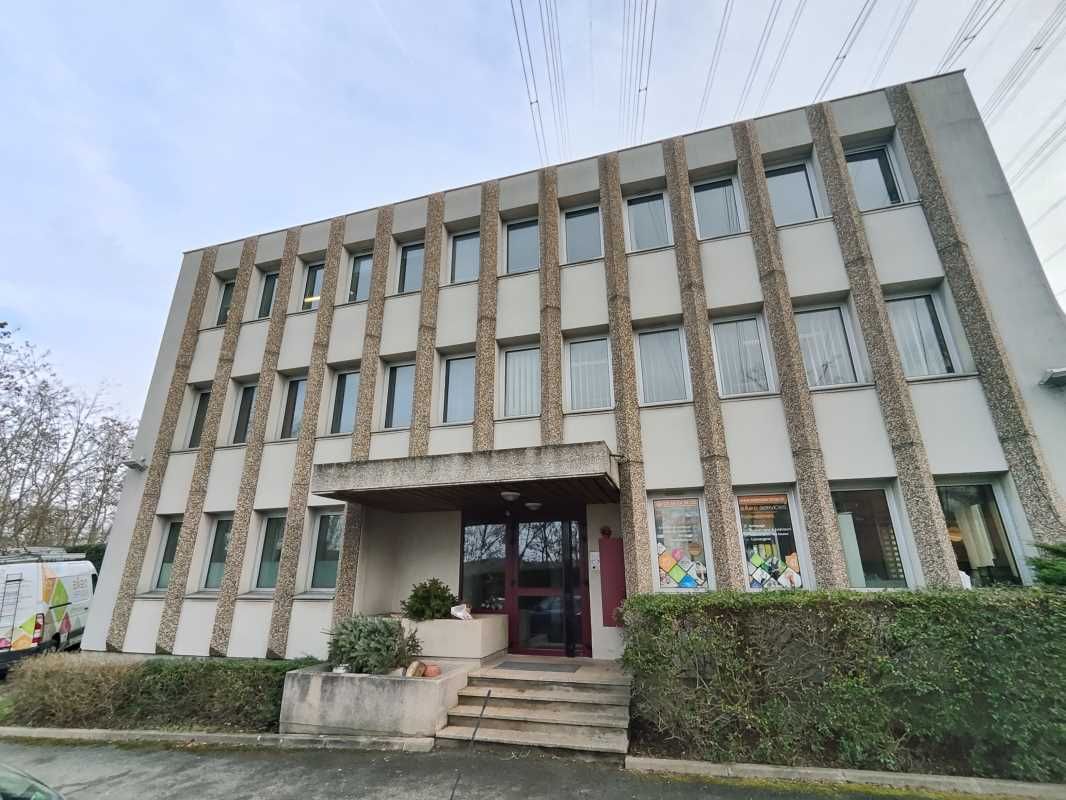 À louer, bureaux modernes d'une surface totale de