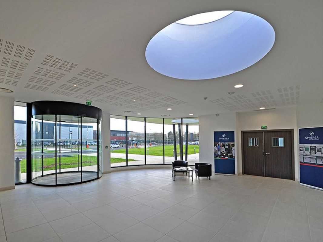 Situé dans la ZAC de la Clé Saint-Pierre, au sein