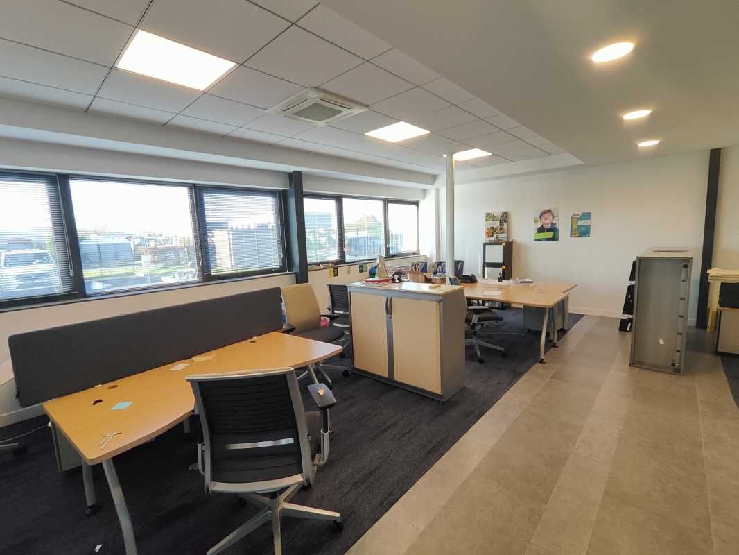 Nous vous proposons à la location des bureaux réc