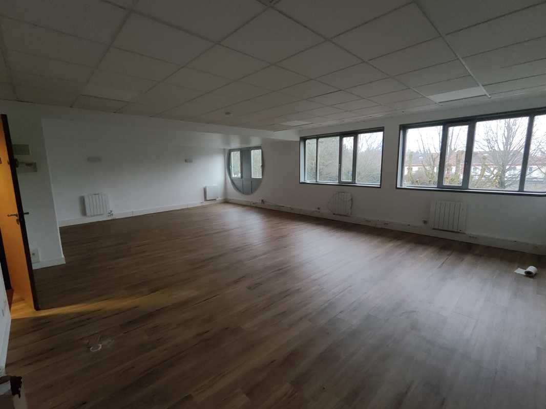 Située à Voisins-le-Bretonneux, cette offre de lo