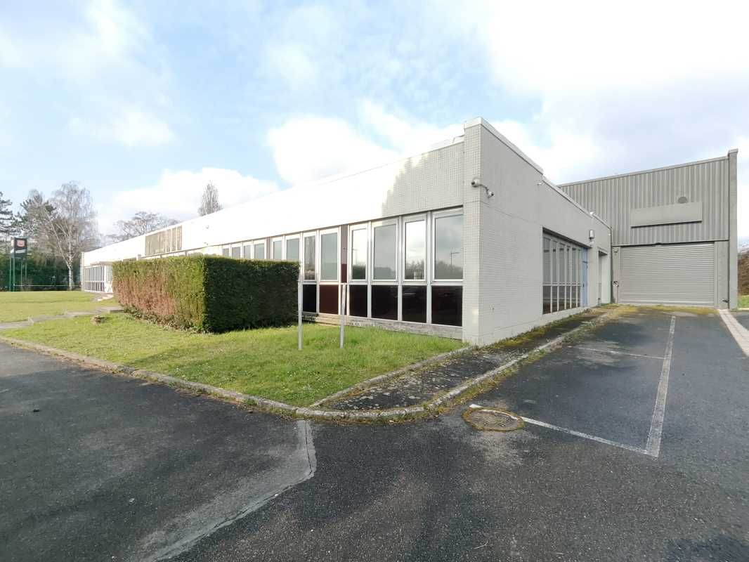 Découvrez ce local d'activité en rez-de-chaussée 