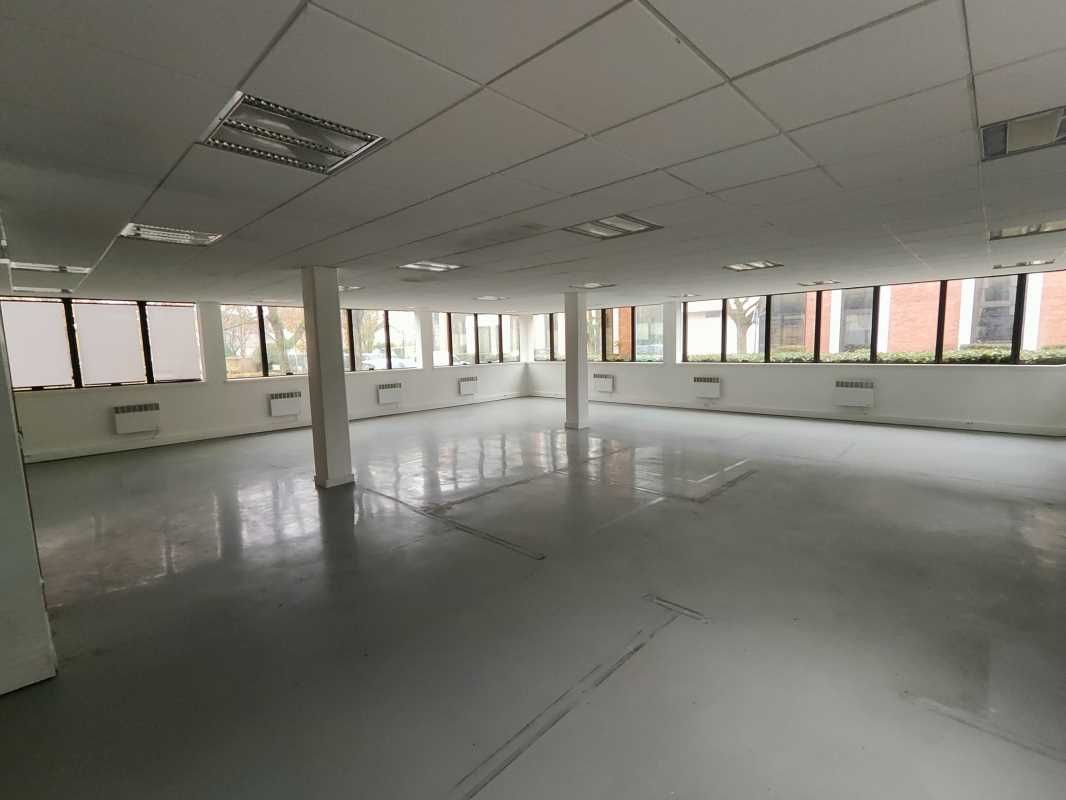 Découvrez une opportunité rare de location de bur