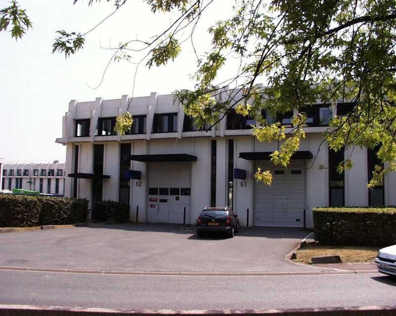 À louer, lots d'activité à Evry-Courcouronnes. V