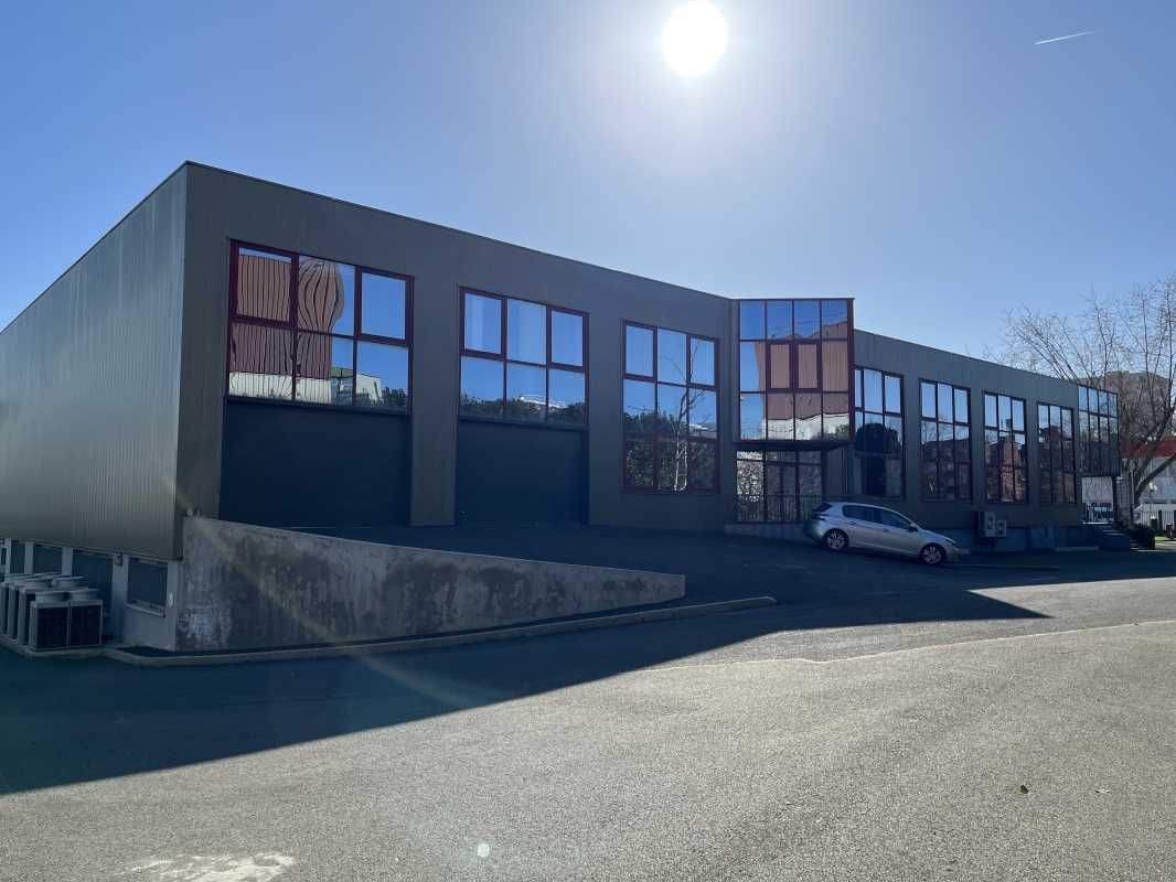 Nous vous proposons à la location un ensemble de 