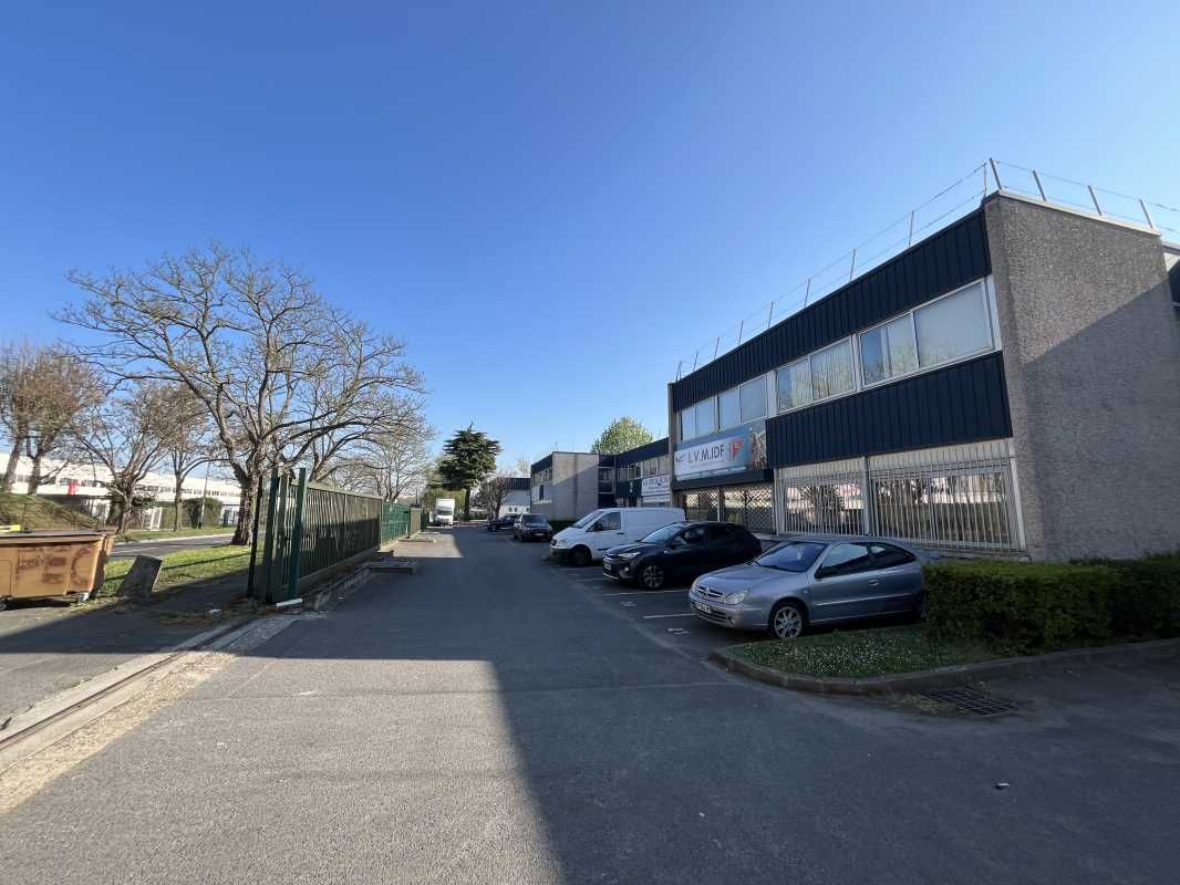 Nous vous proposons à la location un local d'acti