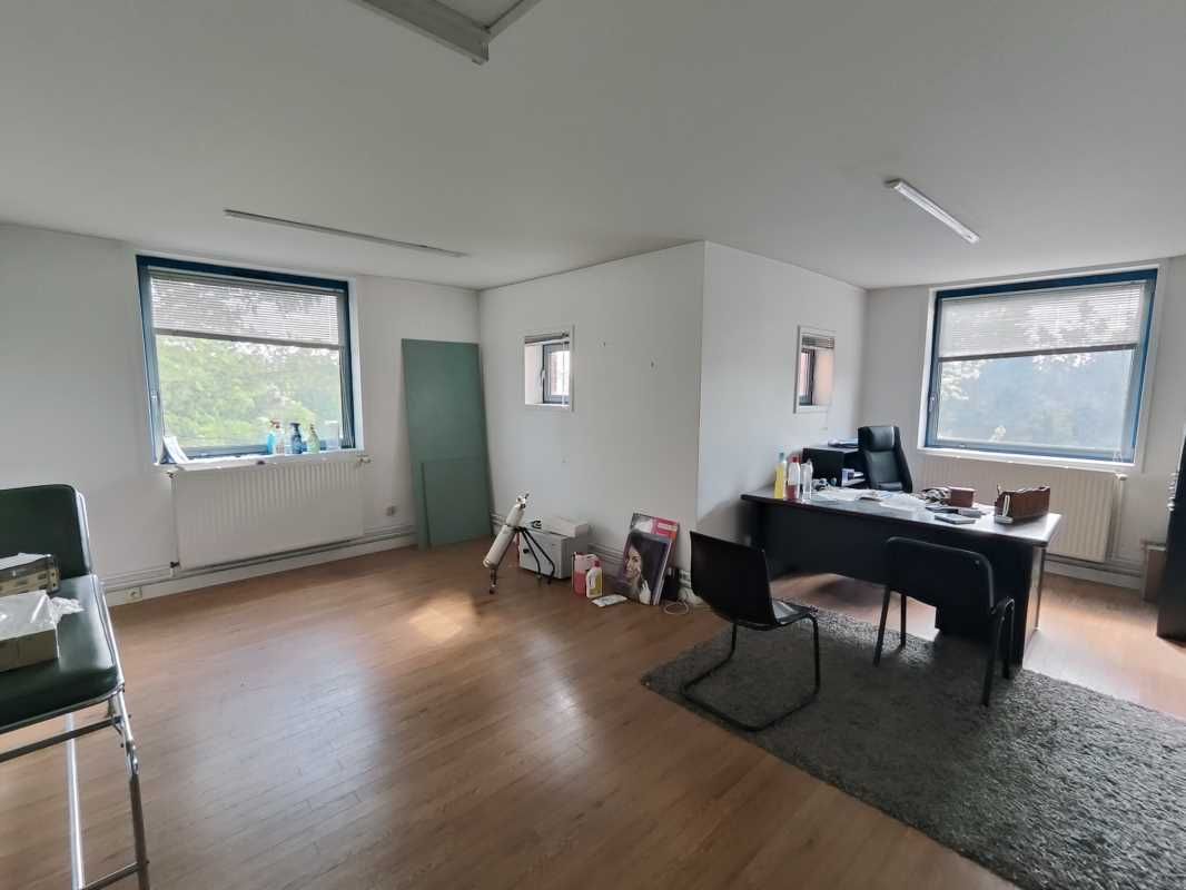 À vendre - Bureaux de 212 m² à Évry-Courcouronnes
