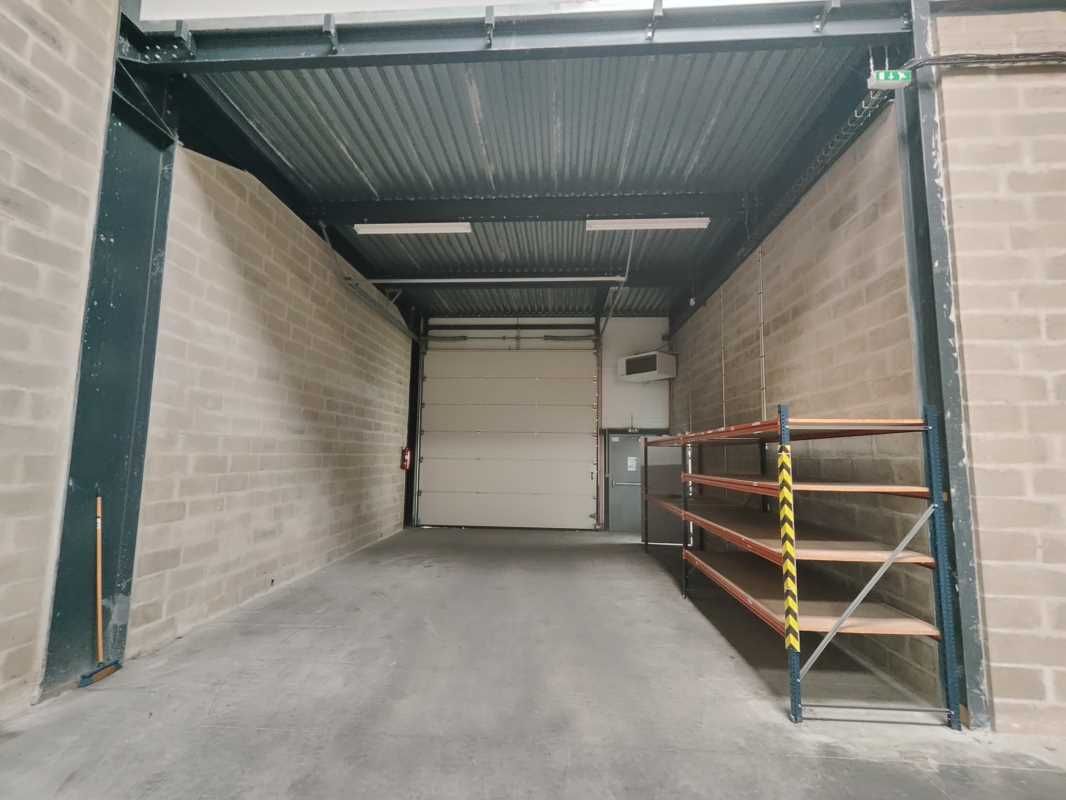 À louer - Local d'activité avec bureaux aménagés,