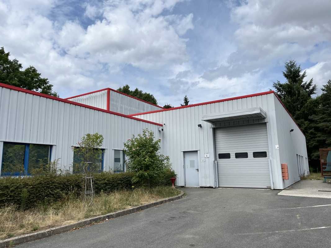 À vendre - Bâtiment indépendant en excellent état