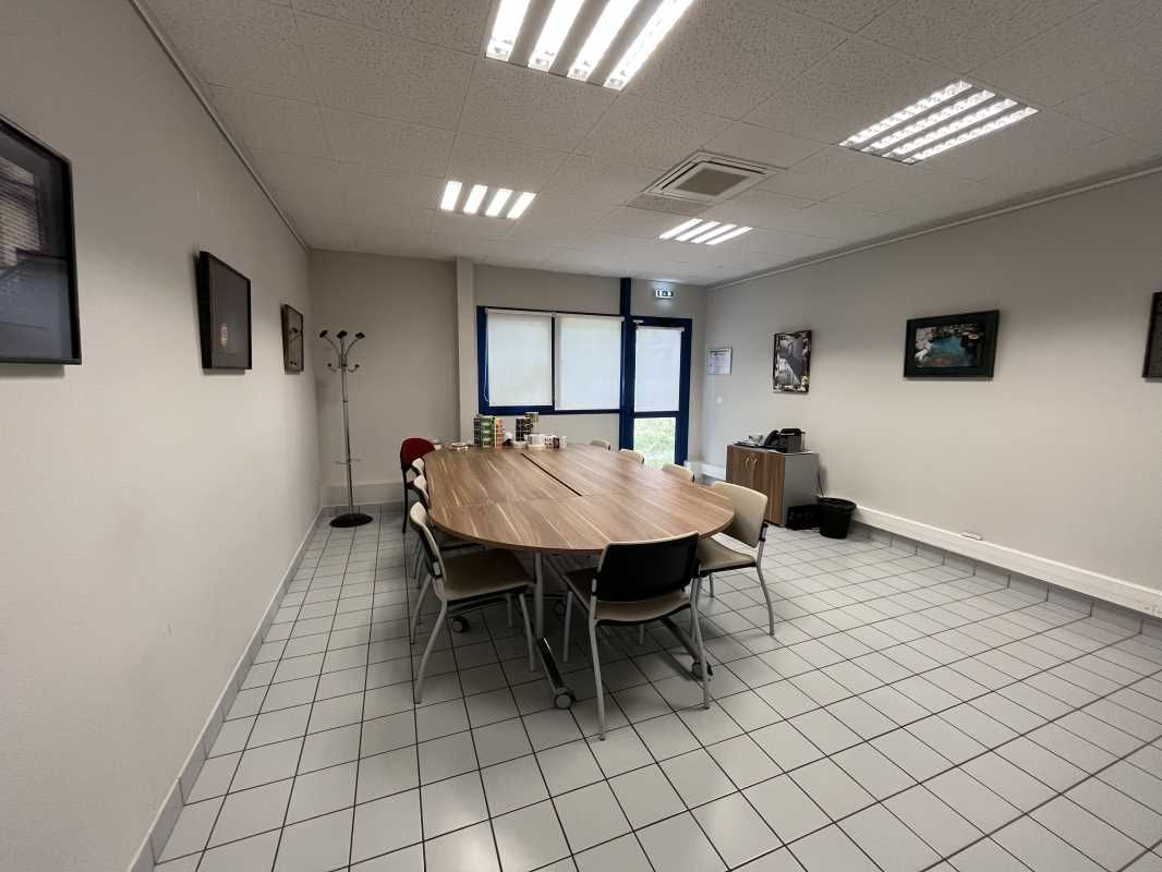 À vendre - Bâtiment indépendant en excellent état