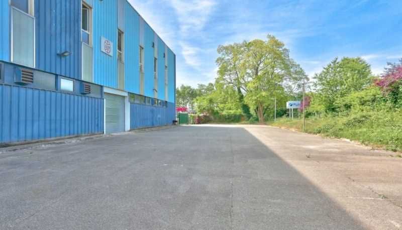 Activités de 783 m² non divisibles à Louer à CHIL