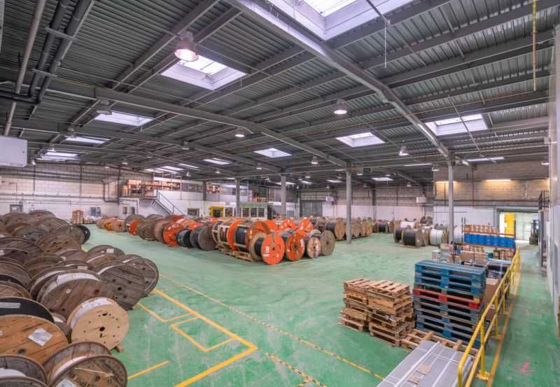 À LOUER - BÂTIMENT INDÉPENDANT MIXTE À PALAISEAU 