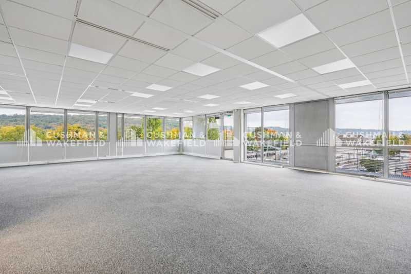 À la recherche d'un espace de bureau spacieux et 