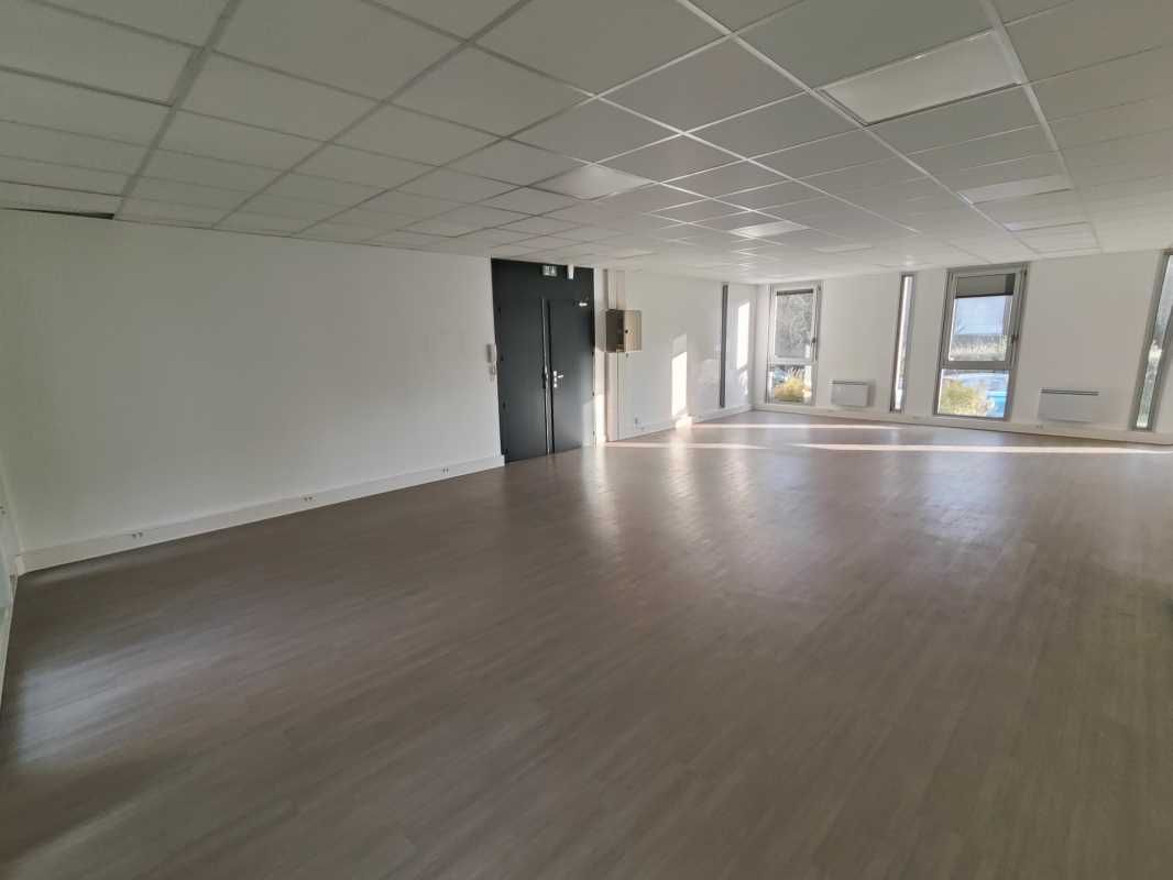 Nous vous proposons à la vente des bureaux d'une