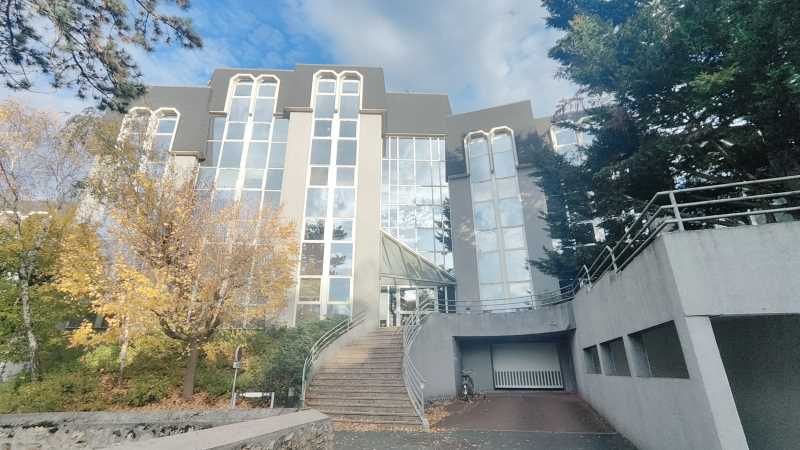 Situés au sein d'un immeuble de bon standing, ces