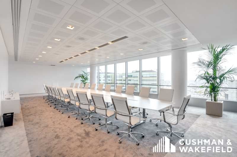 Bureaux rénovés à louer dans un immeuble Prime en