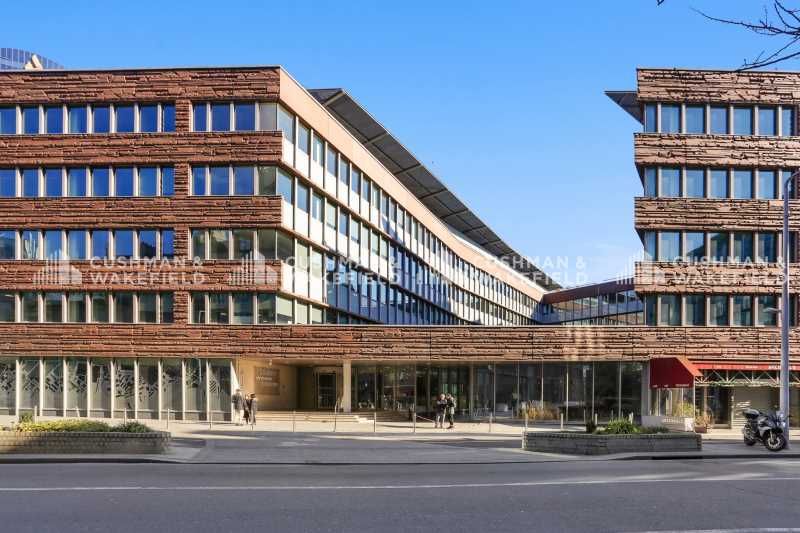 Bureaux à louer à Issy Les Moulineaux.  Belles su