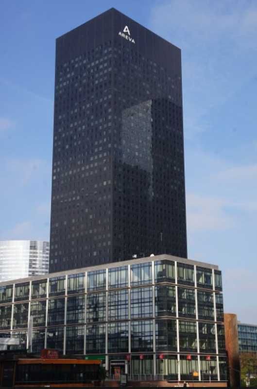 Construite en 1974, la tour Areva, tour CB1,  mes