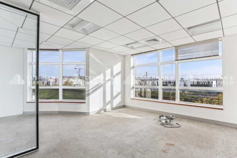 À Louer : Bureaux à Issy-les-Moulineaux Cushman &