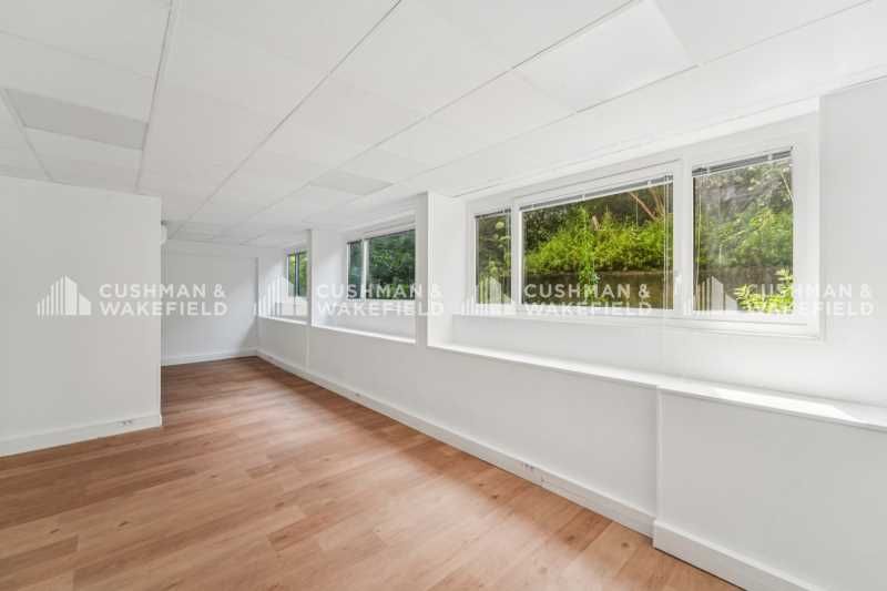 À Louer : Bureaux à Neuilly-sur-Seine Cushman & W