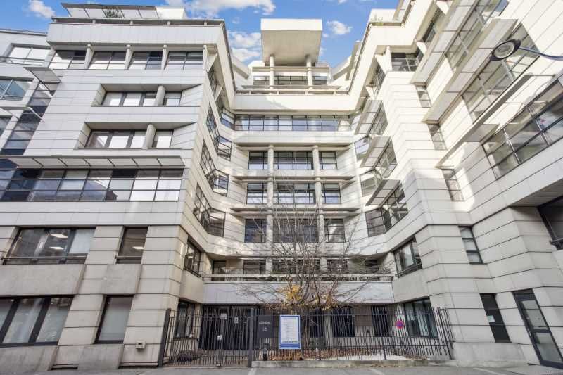 En plein coeur de Clichy, entre le Métro Ligne 13