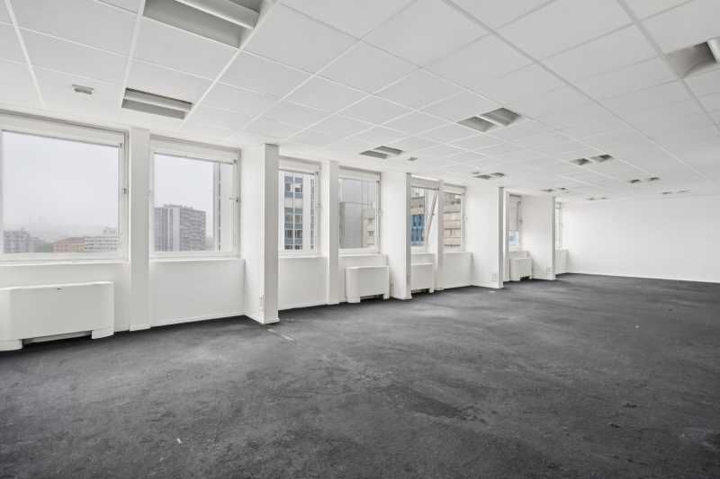 BUREAUX A LOUER - Loyers attractifs. Cushman & Wa