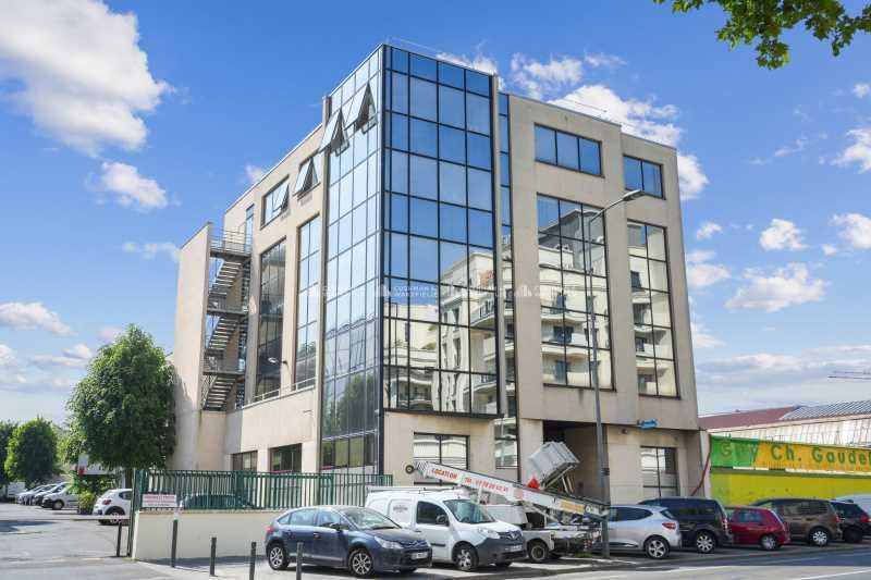 Immeuble indépendant de bureaux à louer à Saint-O