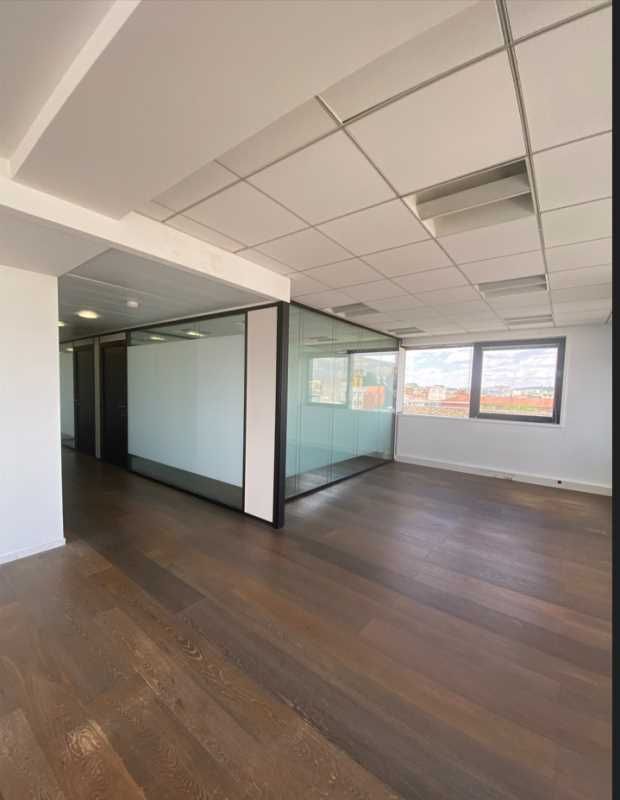 Découvrez ce bureau au coeur de Boulogne, offrant