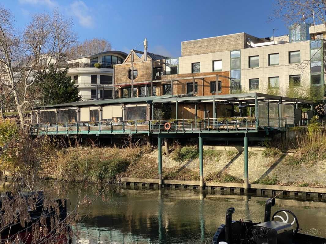 Au sein d'un environnement privilégié en rive de 