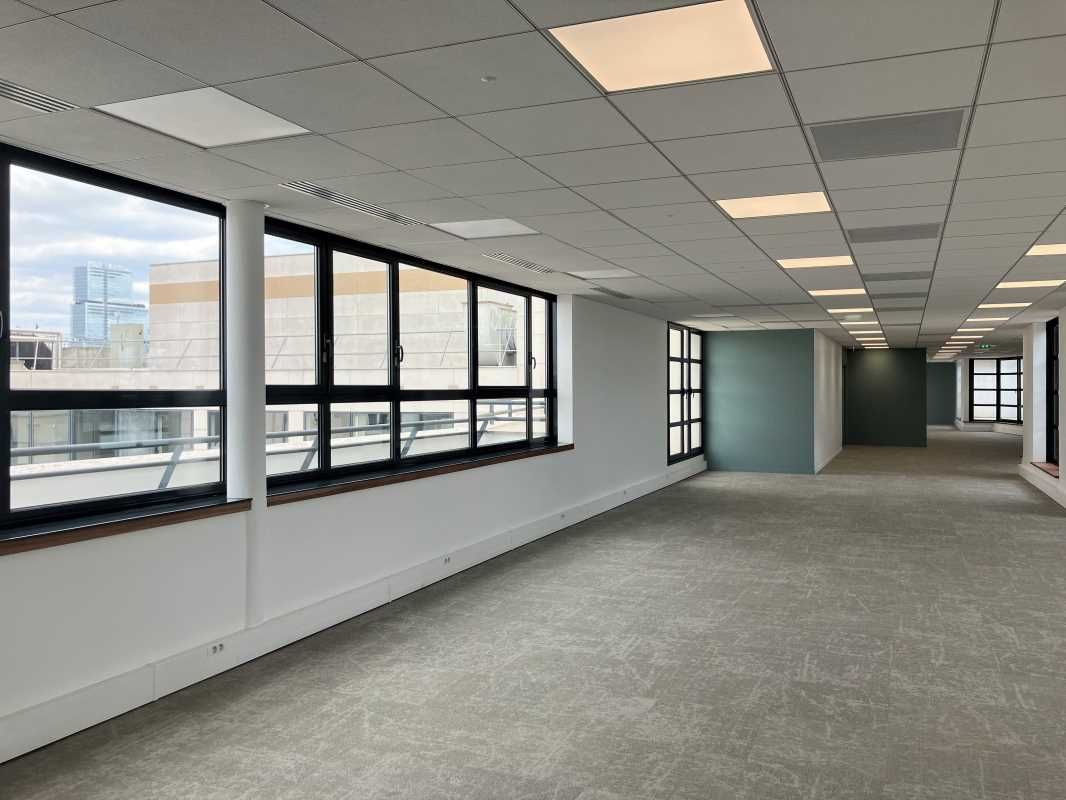 Bureaux avec balcons privatifs à louer - Levalloi