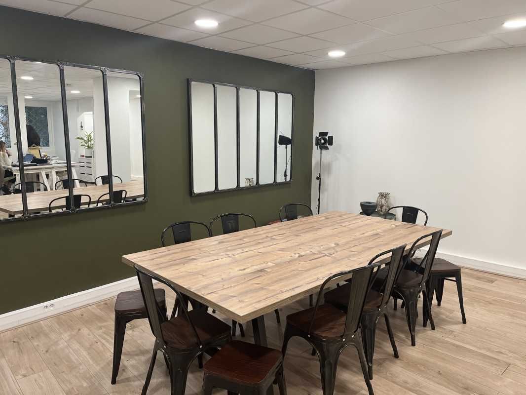 Bureaux à louer - Surface en rez-de-chaussée - Ne