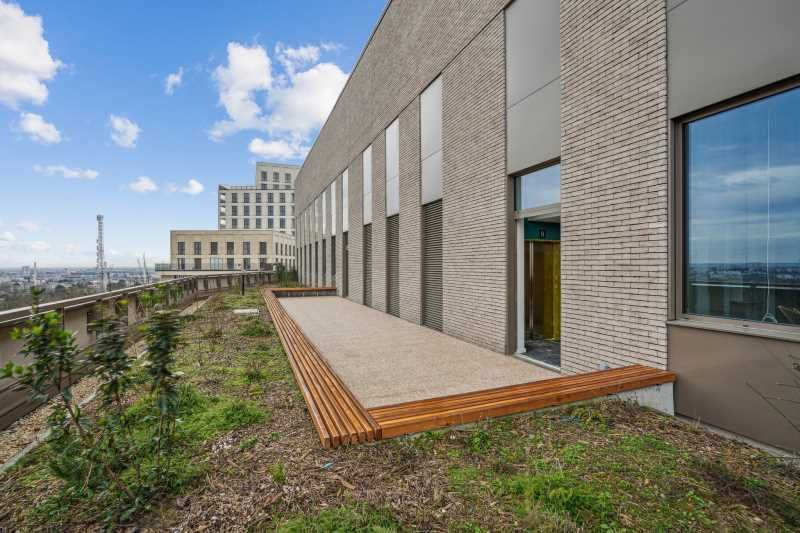 À proximité immédiate de Paris, LAB 116 propose à