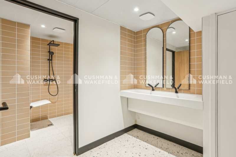 Location bureaux 443 m² non divisibles