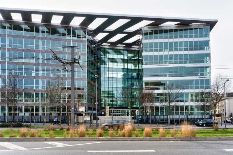 Bureaux à louer au pied du Tram T2 à Colombes.  C