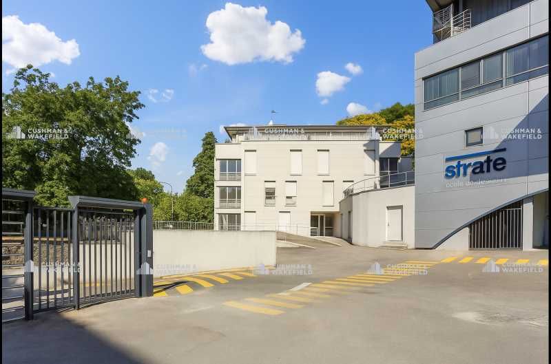 Situés au sein d'un complexe moderne et sécurisé,