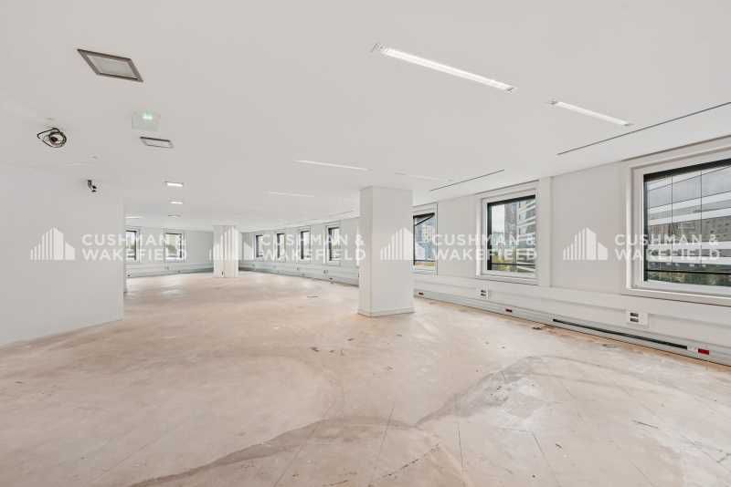 À vendre, 264 m² de bureaux dans la Tour Kupka B,