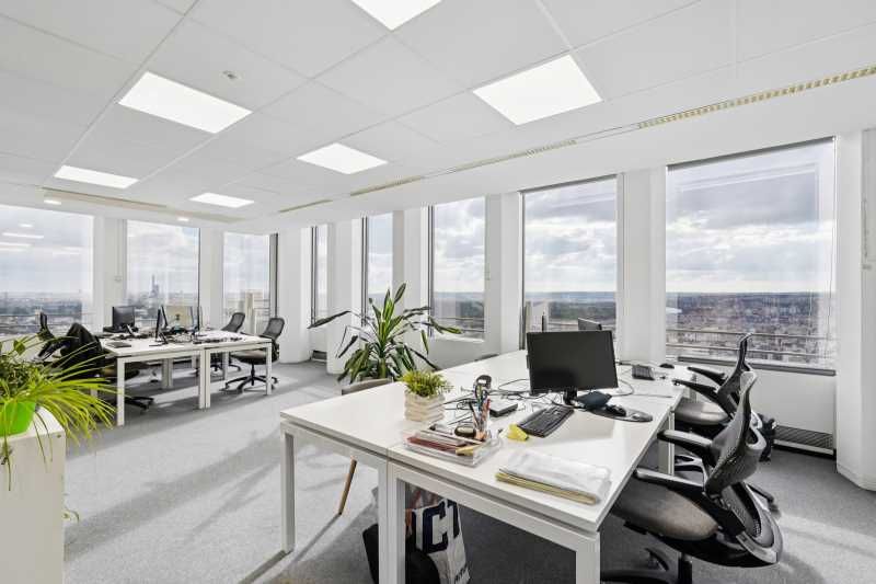 Plateaux de bureaux de 827m² à La Défense, au 24è