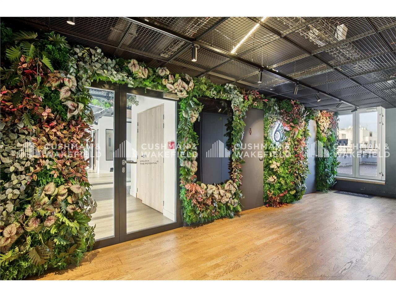 À louer, plateau de bureaux de 705 m² situé au 1e