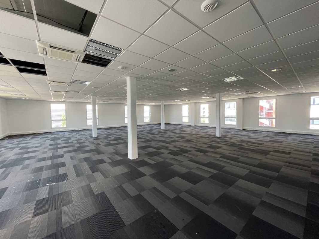 Cushman & Wakefield vous propose des bureaux, rén