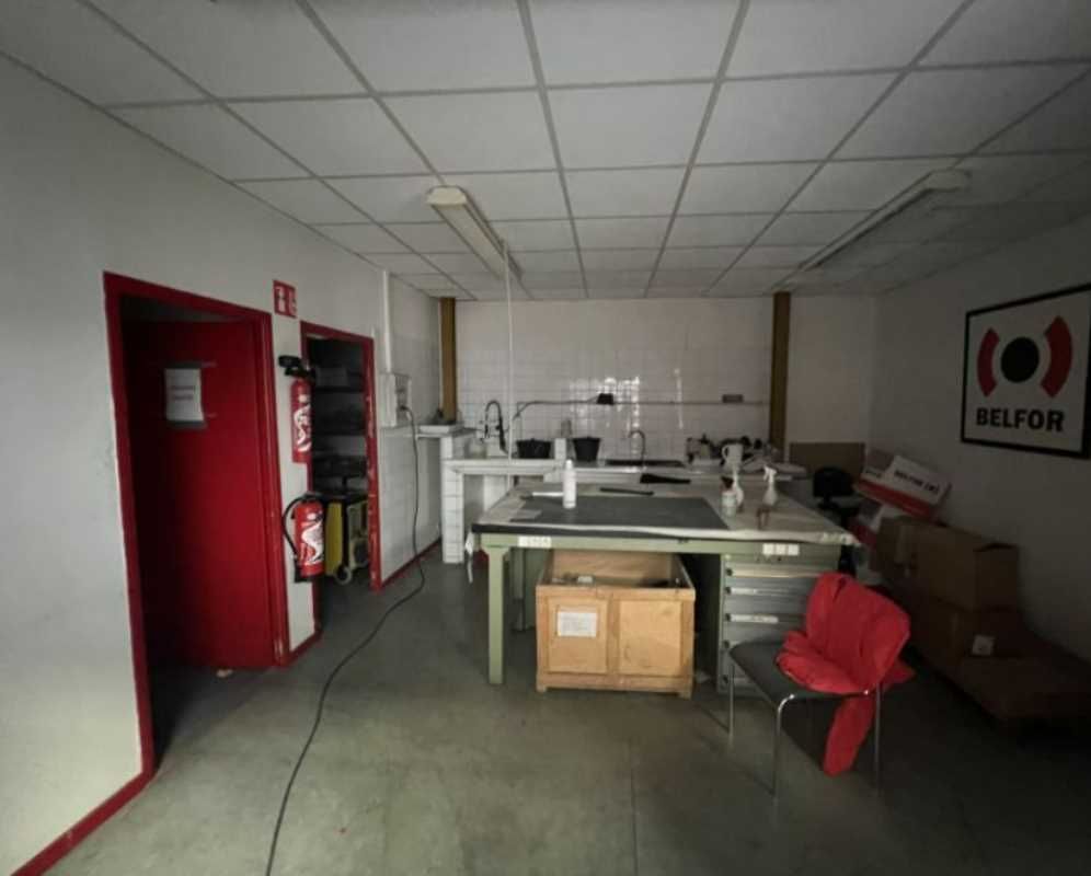 Locaux d'activité de 715 m² à louer sur la commun