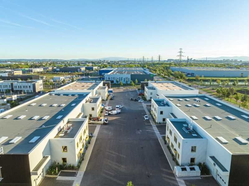 A LOUER LOCAL INDUSTRIEL - SAINT PRIEST (69800)  