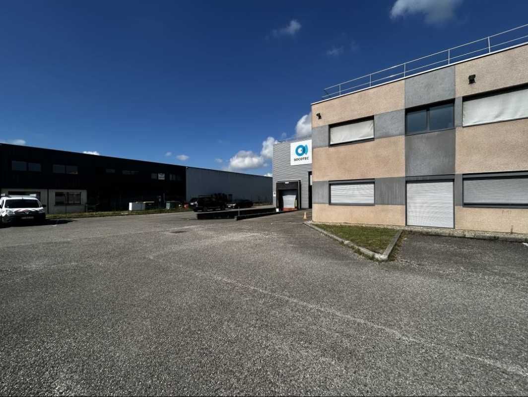 Bâtiment à louer à Corbas, ZI Lyon Sud Est Décou