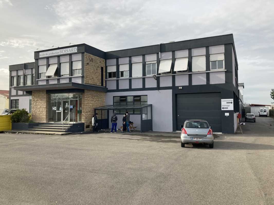 Sur la commune de Décines (69150) au coeur de l'E