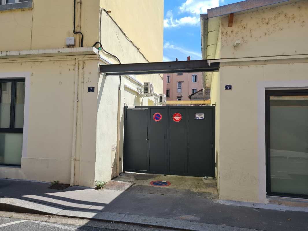 Découvrez ce bâtiment à vendre idéalement situé à