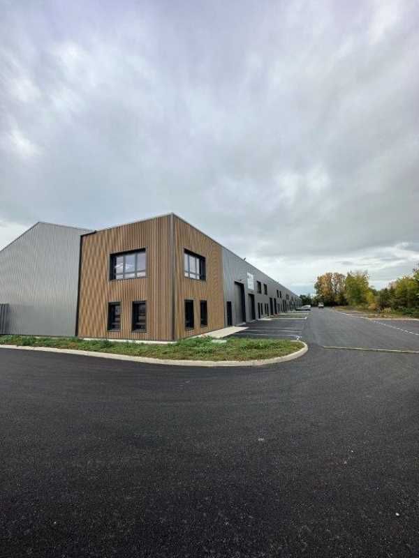 Découvrez ce local d'activités à la location au s