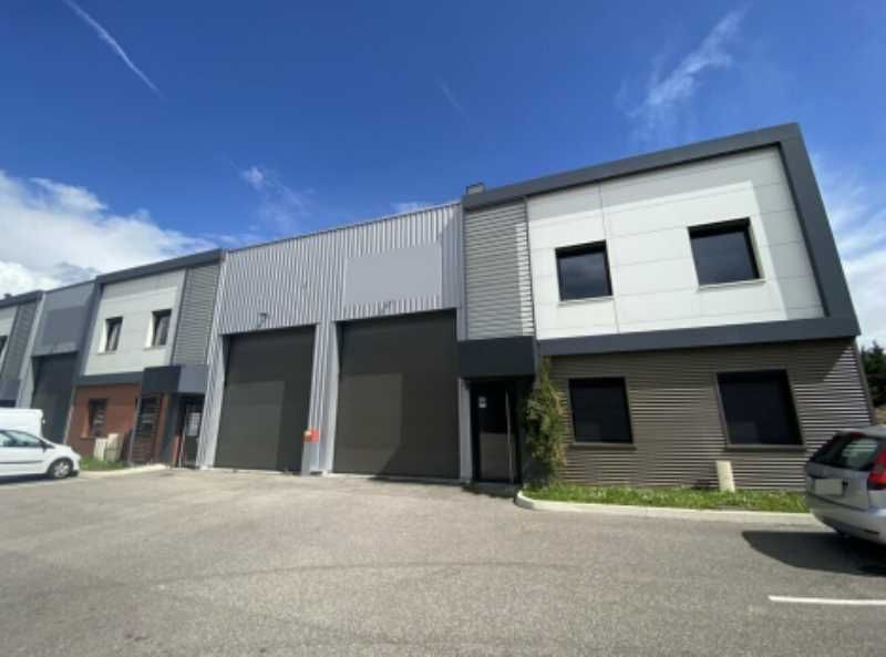 Découvrez ce local d'activités à la location, idé