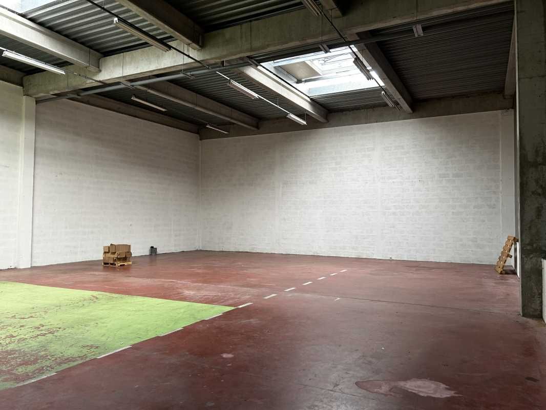 Découvrez ce local d'activités à la location, idé