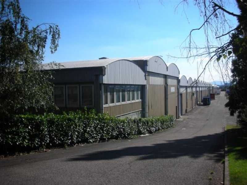 Découvrez ce bâtiment à louer situé dans le Parc