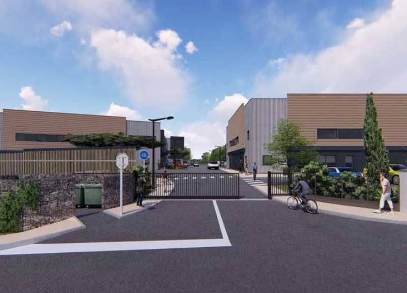 À VENDRE: Parc d'activités neuf à La Tour de Salv