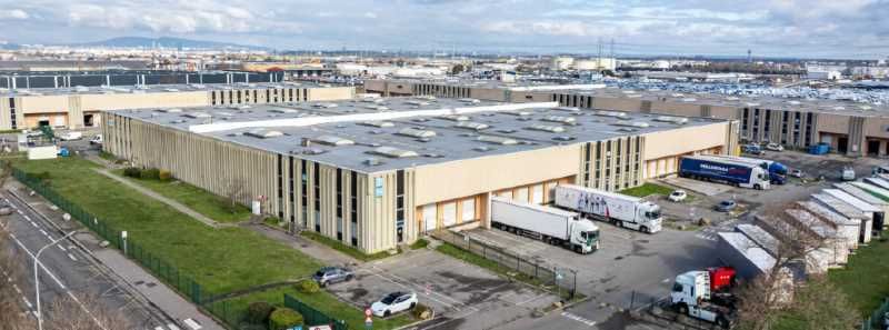 Nous proposons à la location un entrepôt logistiq